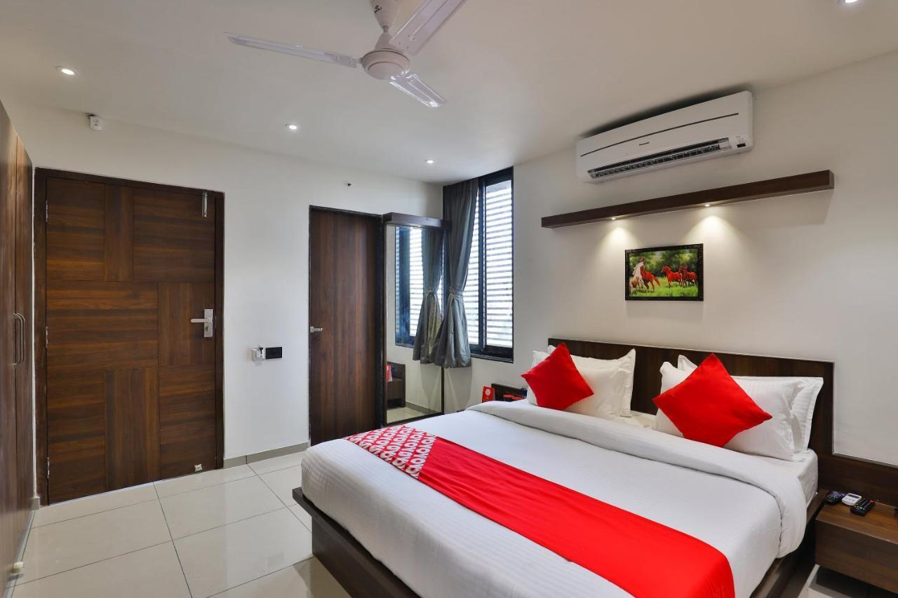 Oyo 16604 Hotel Sparsh Inn Ahmadábád Kültér fotó